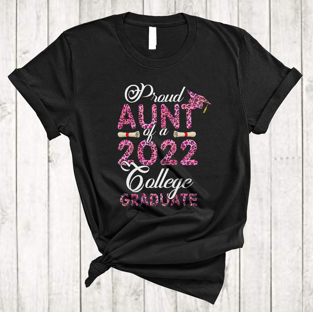 Proud Aunt Of A 2022 College Graduate Cool Happy Mother’S Day Leopard Plaid Graduation T-Shirt