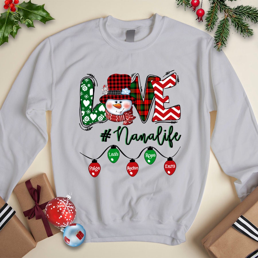 Personalized Grandma Gnomes Sweatshirt, Christmas Sweatshirt for Grandma Mimi Gnomes, Custom Title Nana Sweatshirt, Sweatshirt Mom Xmas