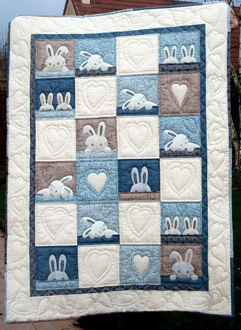 Rabbit Hiding – Quilt Blanket