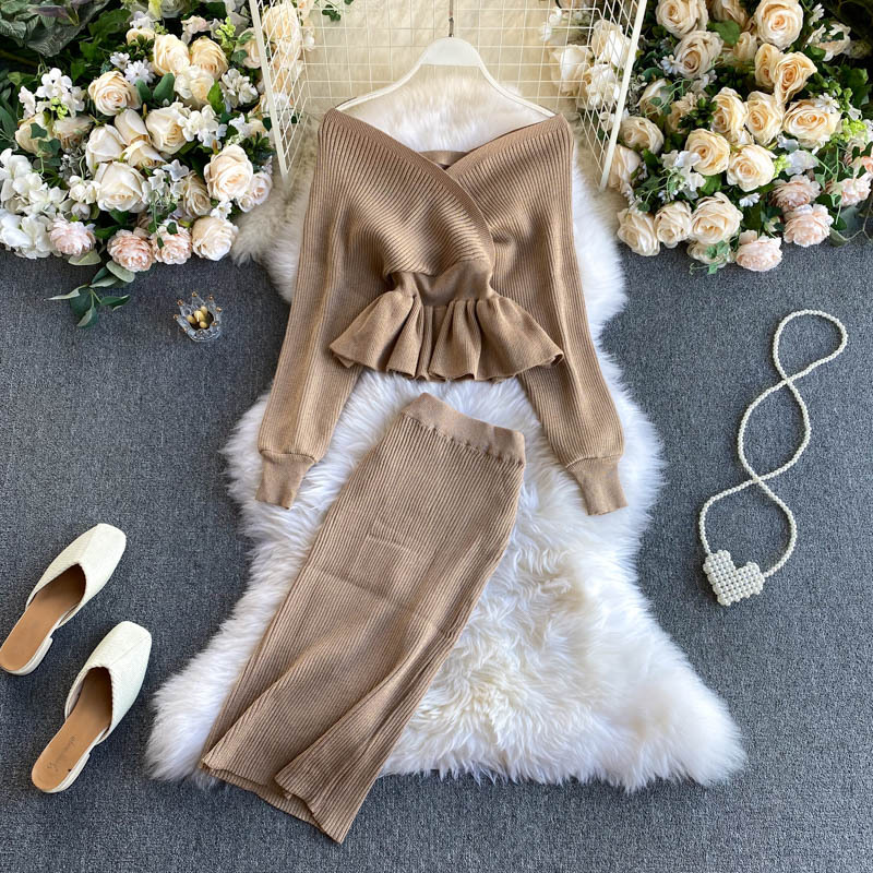 2022 Women Autumn Shiny Knitting Skirts Sets Female Long Sleeves Lurex Ruffles Wool Warm Sweater Knitted Two Pieces Set alx