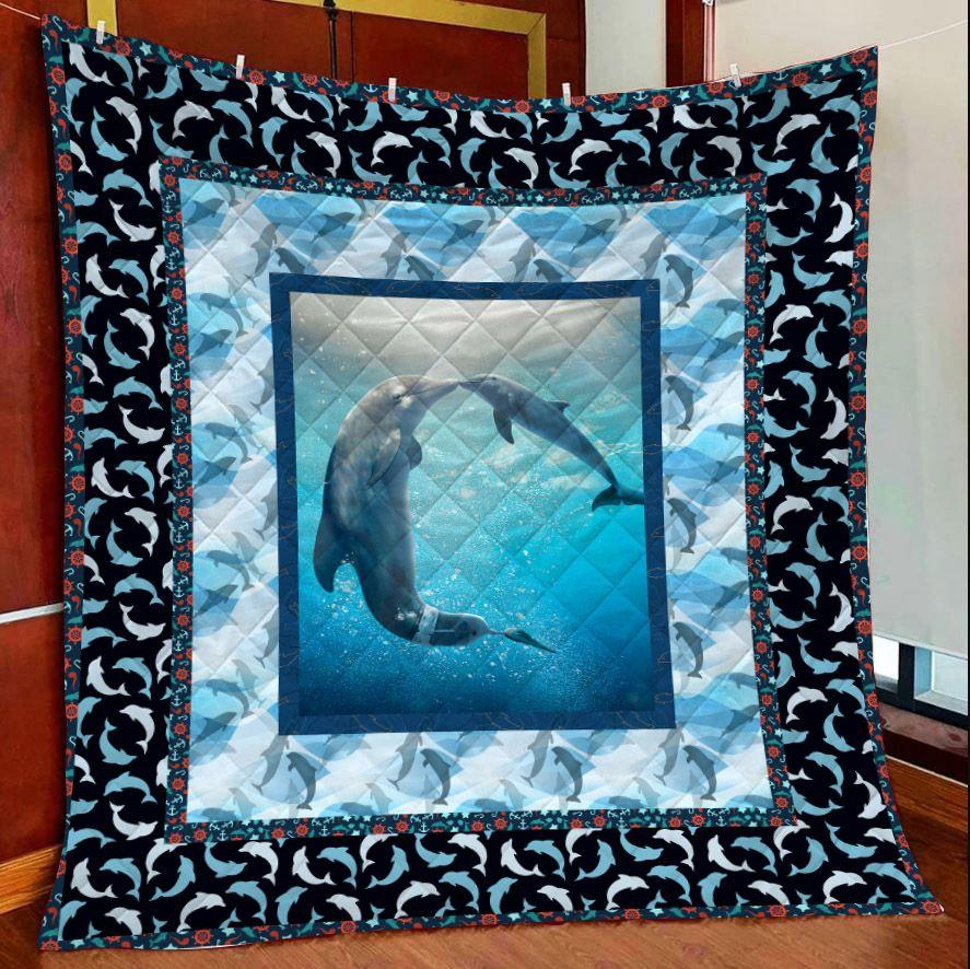 Amazing Dolphin Kiss – Quilt Blanket