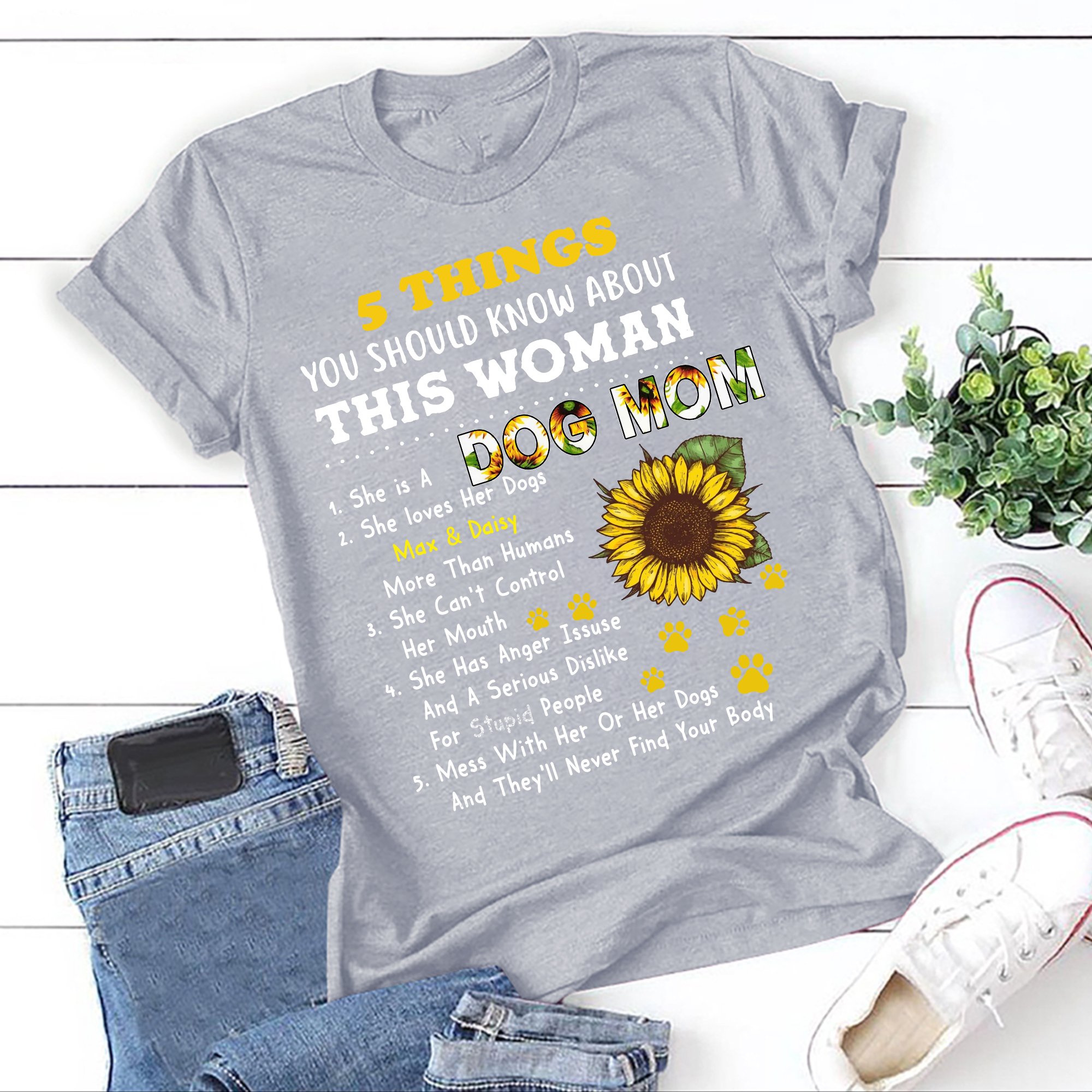 Apayprint -Dog Mom | Personalized T-Shirt