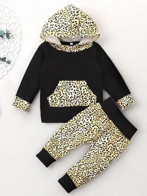 Baby Girl Contrast Leopard Kangaroo Pocket Hoodie & Sweatpants