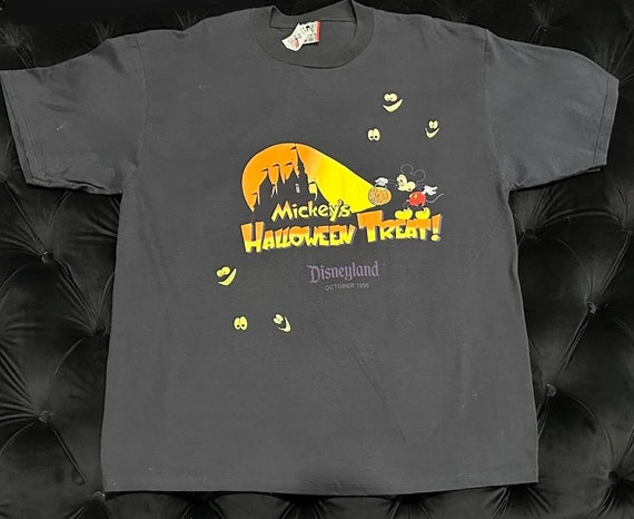 Vintage Mickey s Halloween Treat Disneyland 1995 T Shirt