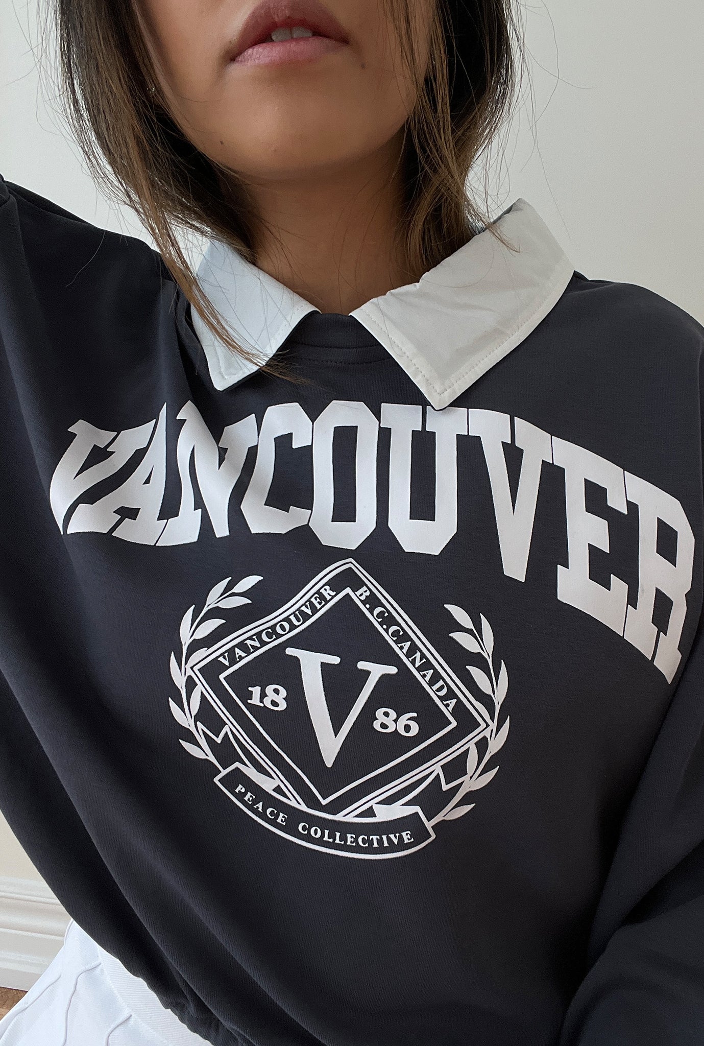 Vancouver Vintage Collar Sweater – Navy