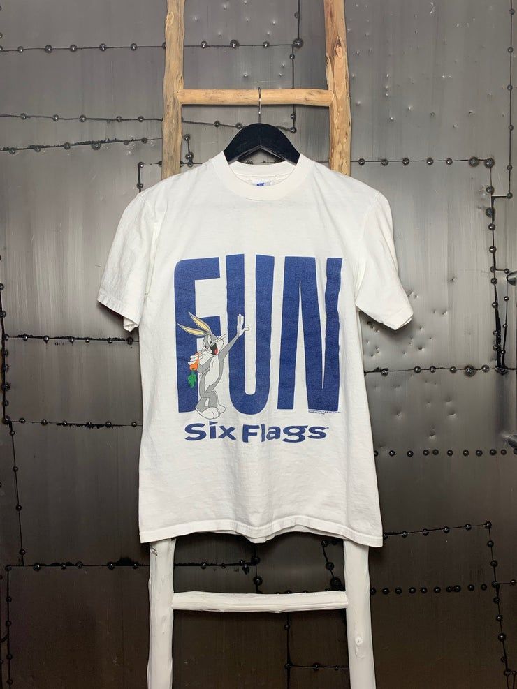 Vintage 1996 Bugs Bunny Fun Six Flags Warner Bros Shirt