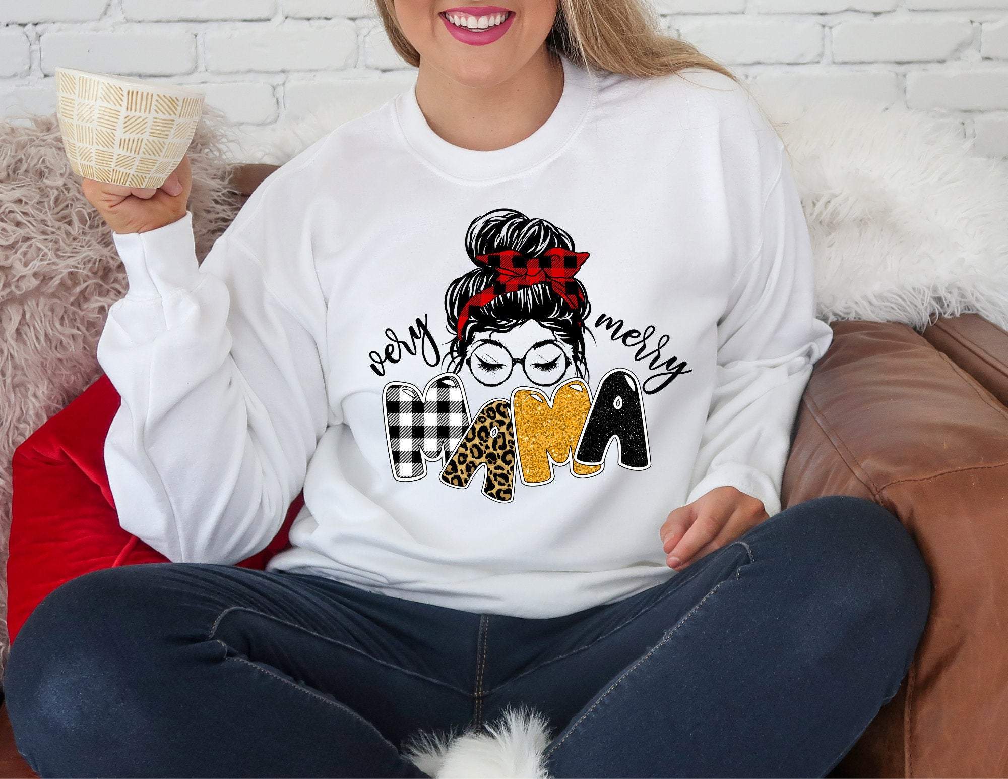 Very Merry Mama Sweatshirt, Christmas Mama Sweater, Gift For Mom, Blessed Mama Sweatshirt, Motherhood Shirt T-Shirt Hoodie All Color Size S-5Xl