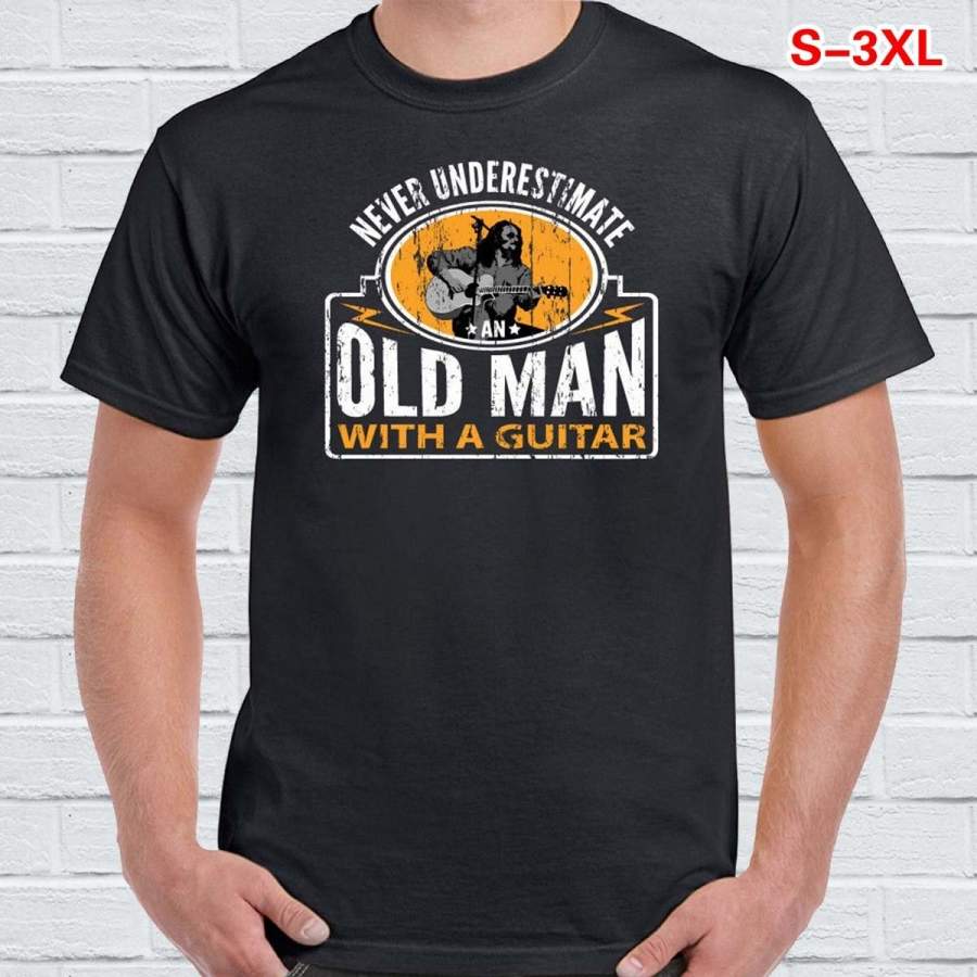 Never Underestimate an Old Man With Guitar Mens Funny Guitarist Men’s T-shirt