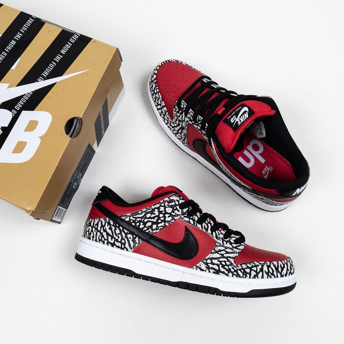 Supreme x Nike SB Dunk Low Red Cement 5338847