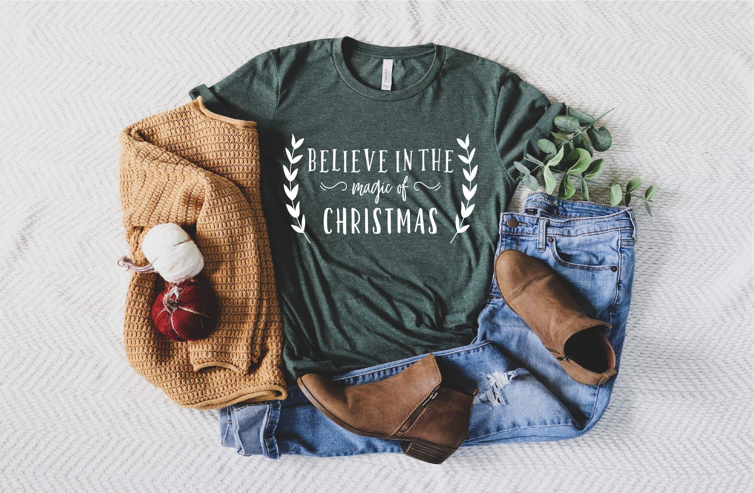 Believe In The Magic Of Christmas Shirt,Christmas Shirt,Holiday Shirt,Christmas,Christmas Gift, Mistletoe,Christmas Family Shirt,Christmas