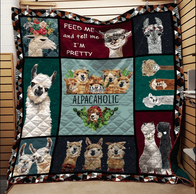 Alpaca  Pretty Animal  Quilt Blanket