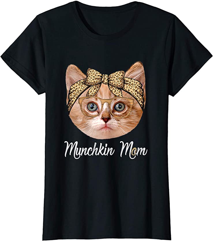 Womens Cute Munchkin Mom Leopard Cat Mom Mother’s Day T-Shirt