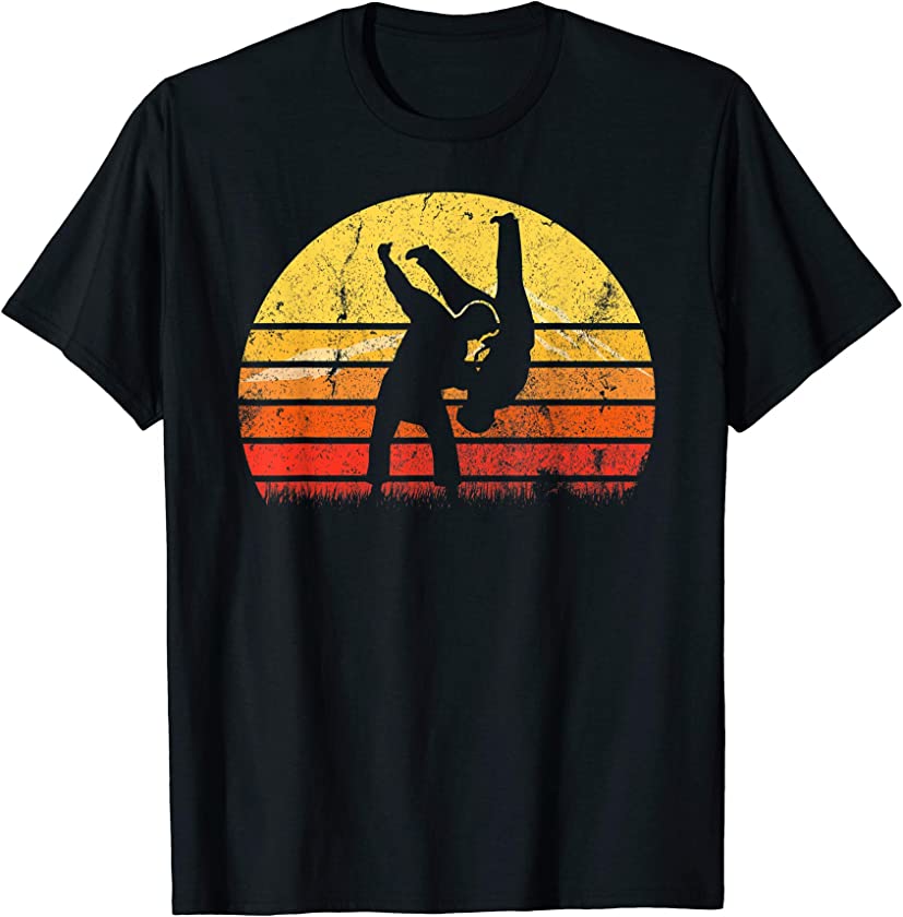 Vintage Retro Judo Player Martial Arts Silhouette Sunset T-Shirt