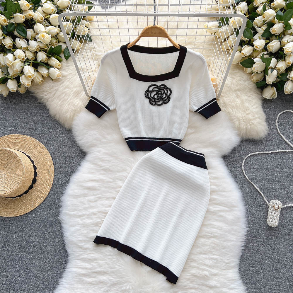 Camellia Short Knitted Sweater Two-Piece Women’s 2022 Summer Sets New Color Contrast High Waist Hip Wrap Skirt Temperament Suit alx