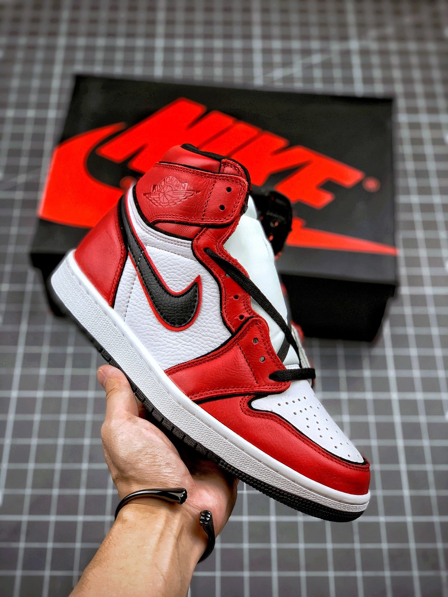 JD 1 Retro High OG ‘Bloodline 2.0’ 555088-129 5341528