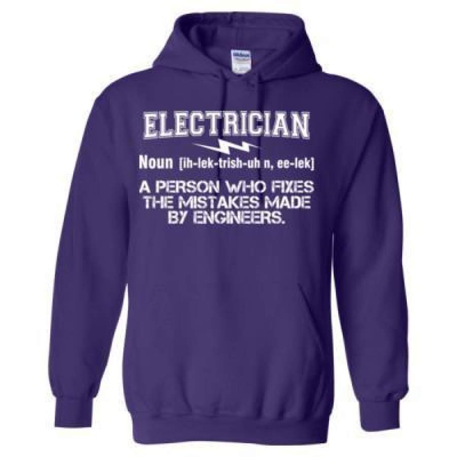 AGR Electrician A Person Who Fixes Mistakes Made By Engineers – Heavy Blend™ Hooded Sweatshirt