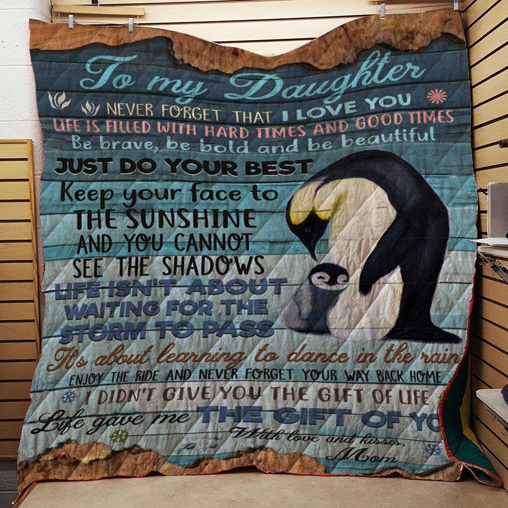 Penguin Family To My Daughter Kisses Mom Quilt Tdhpq