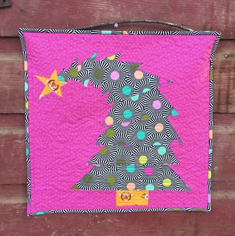 Bending Christmas Tree Quilt Ciixa