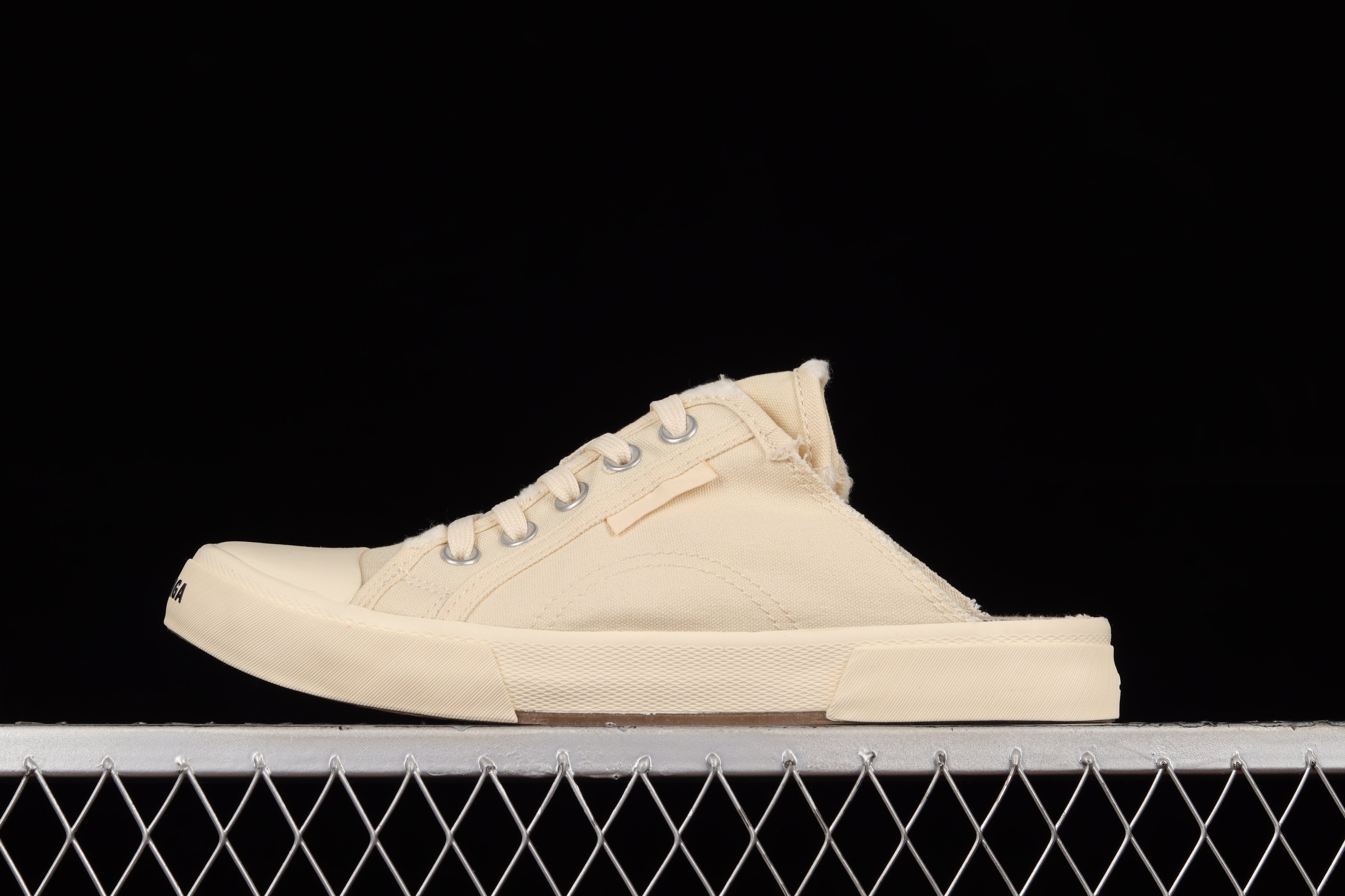 Balenciaga Paris Mule In Beige Sneakers SNK366992664