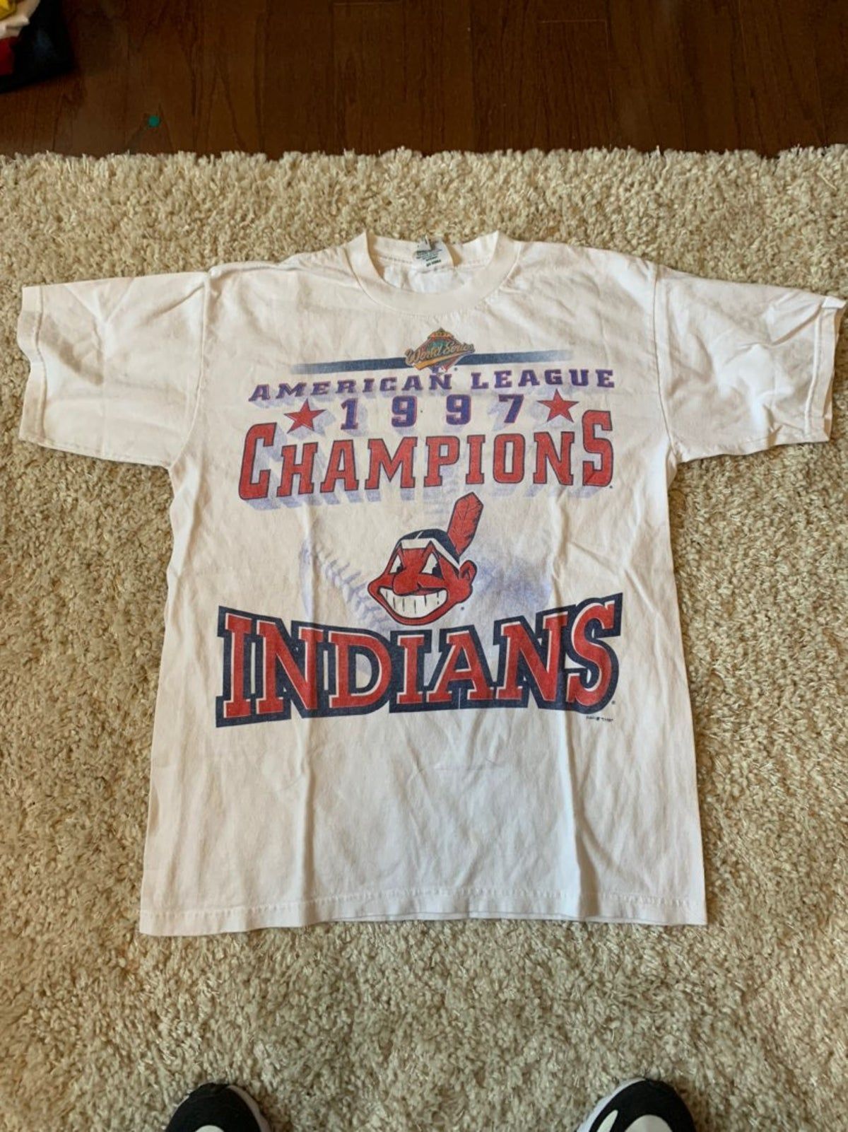 Vtg 1997 Cleveland Indians Shirt