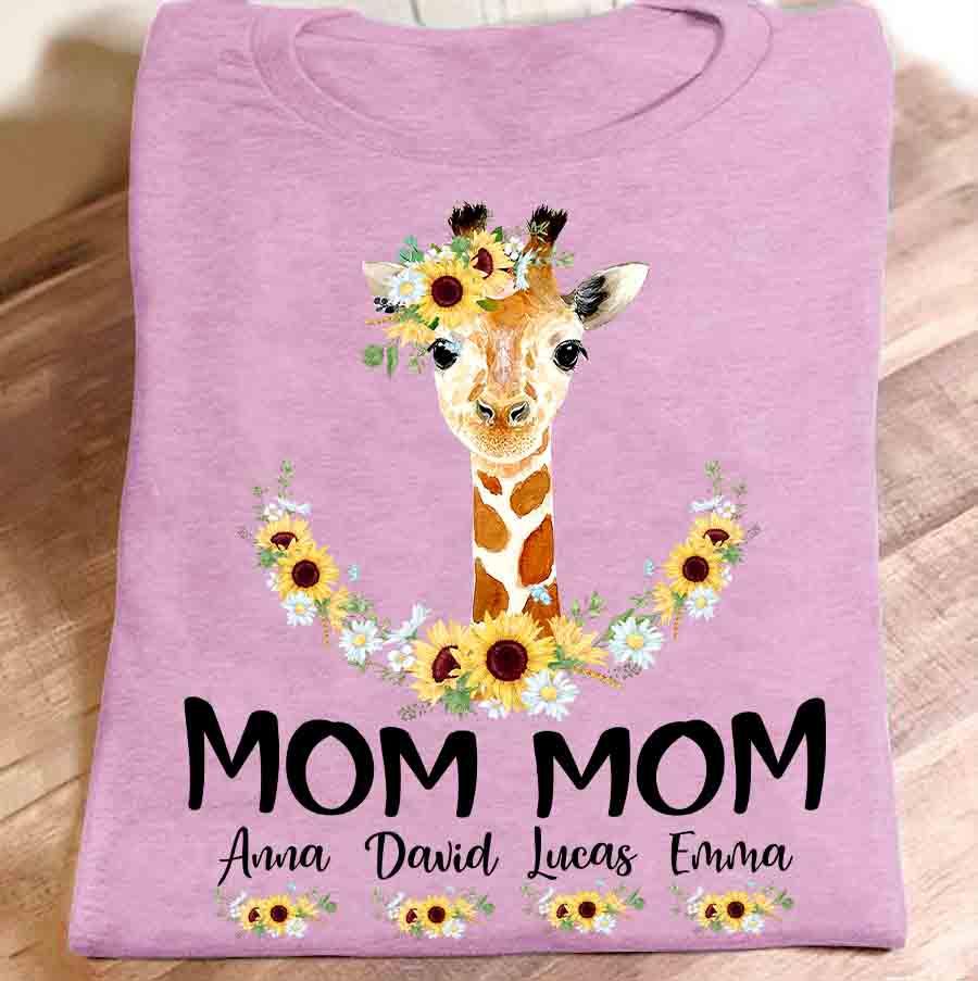 Apayprints – Mom Mom – Giraffe | Personalized T-Shirt