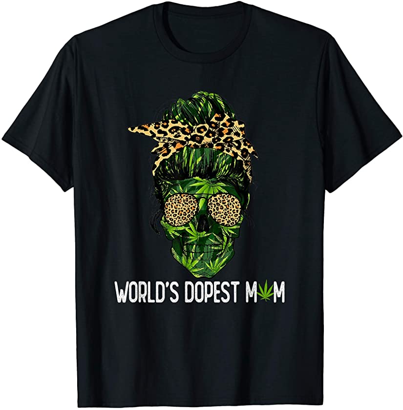 Cute Woman World’s Dopest Mom Leopard Skull Lady Weed T-Shirt