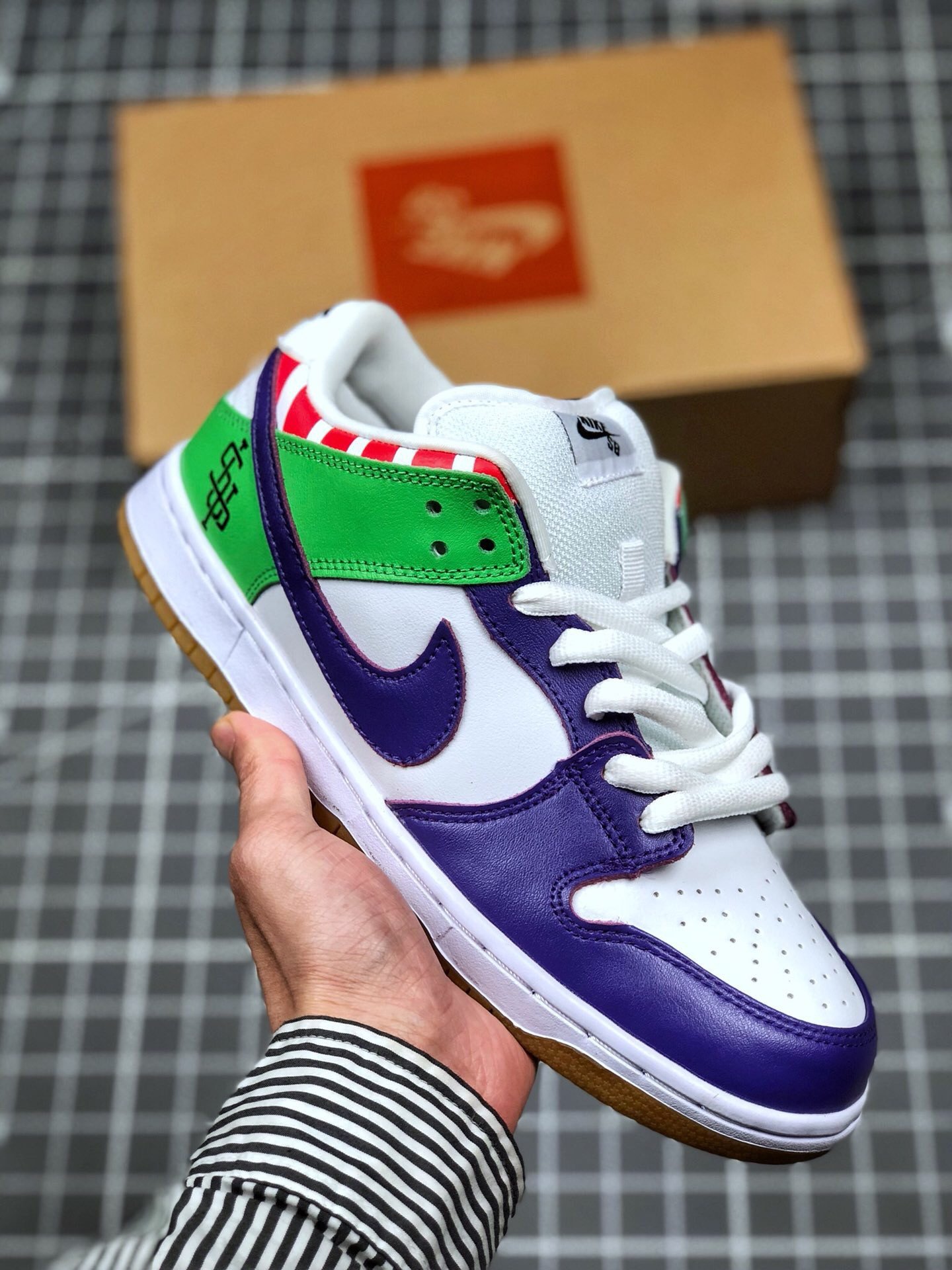 Nike SB Dunk Low White Purple Green 5339023