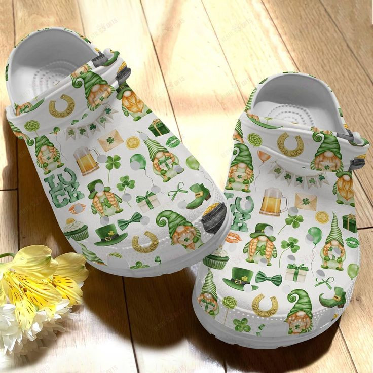 St Patricks Day Irish Luck Gnome Pattern Crocband Shoes