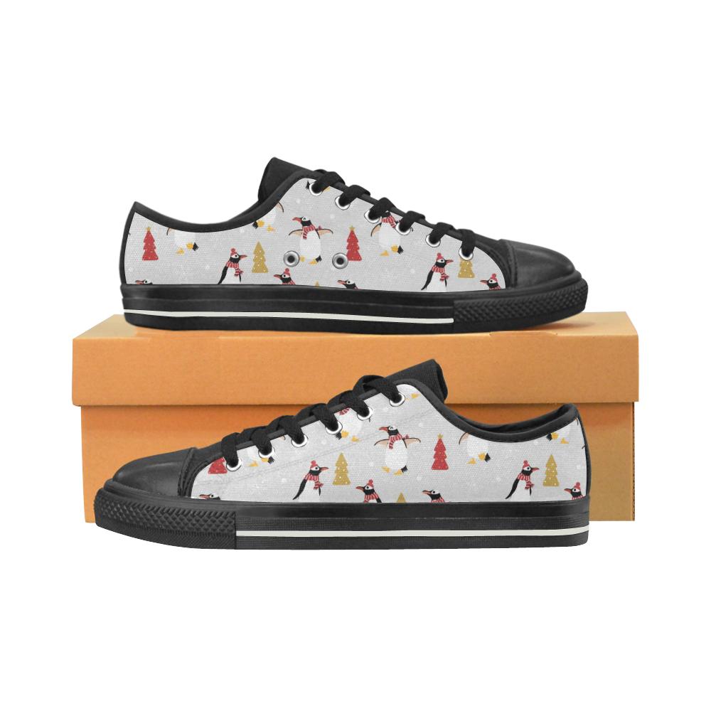 Penguin Christmas Tree Pattern Men’s Low Top Shoes Black