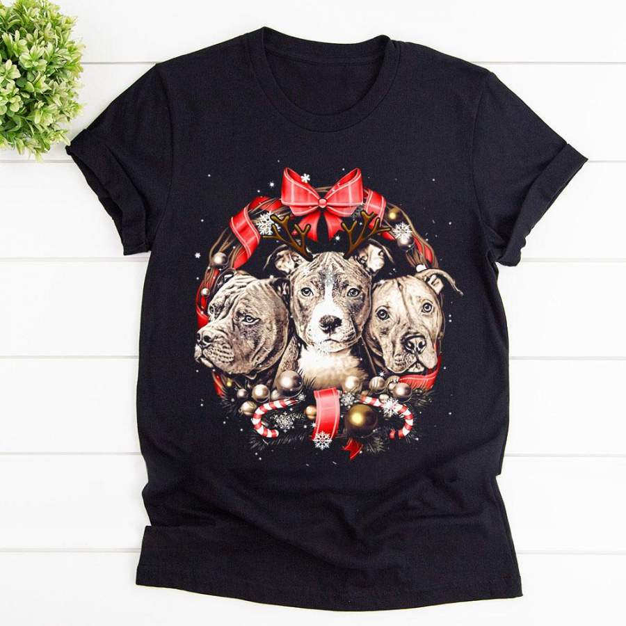 Three pitbull wreath christmas merry christmas with candy cane ornament black cotton t shirt for men and women S-6XL