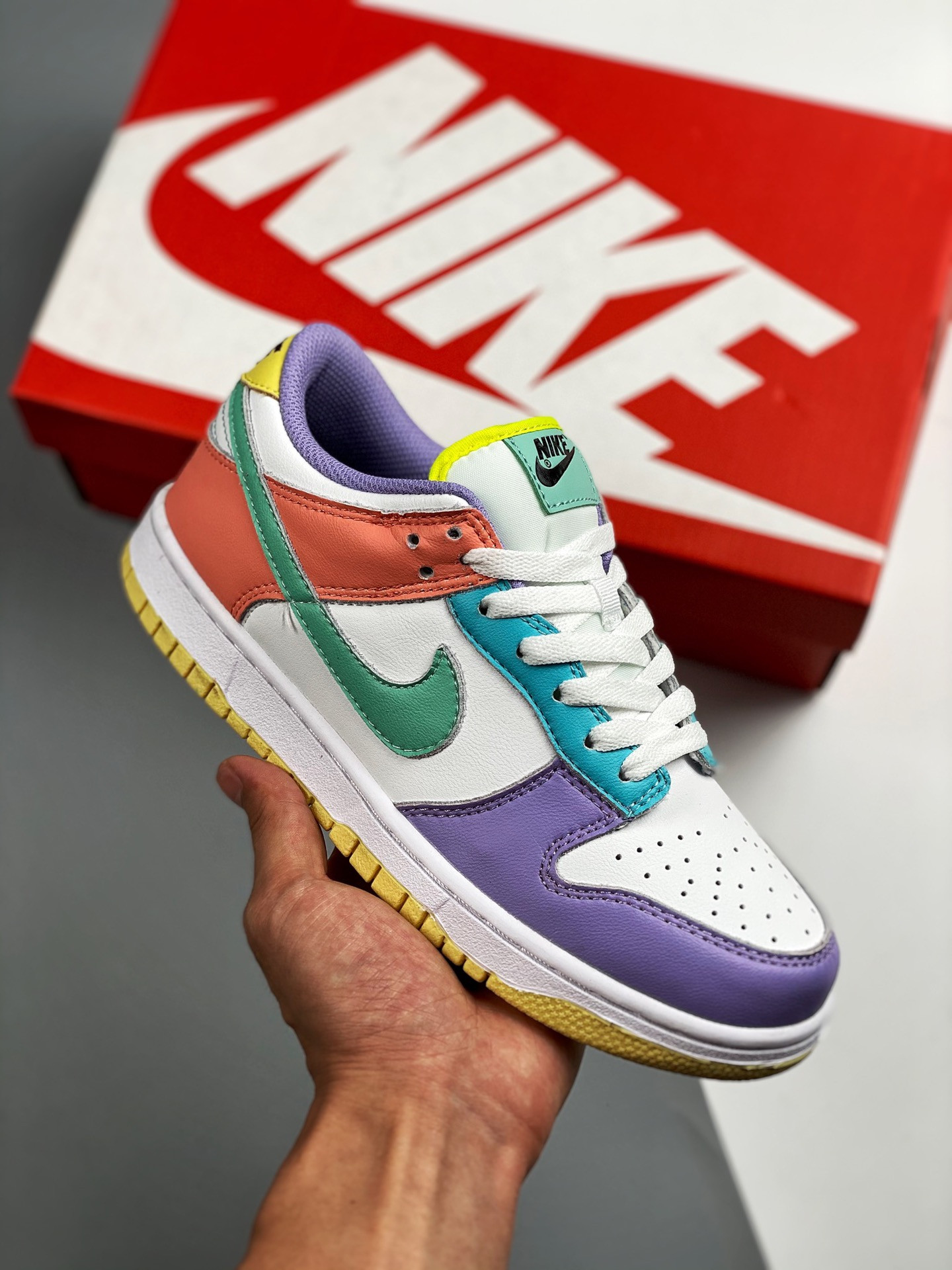 Nike Dunk Low Easter WhiteGreen Glow-Sunset Pulse 5339415