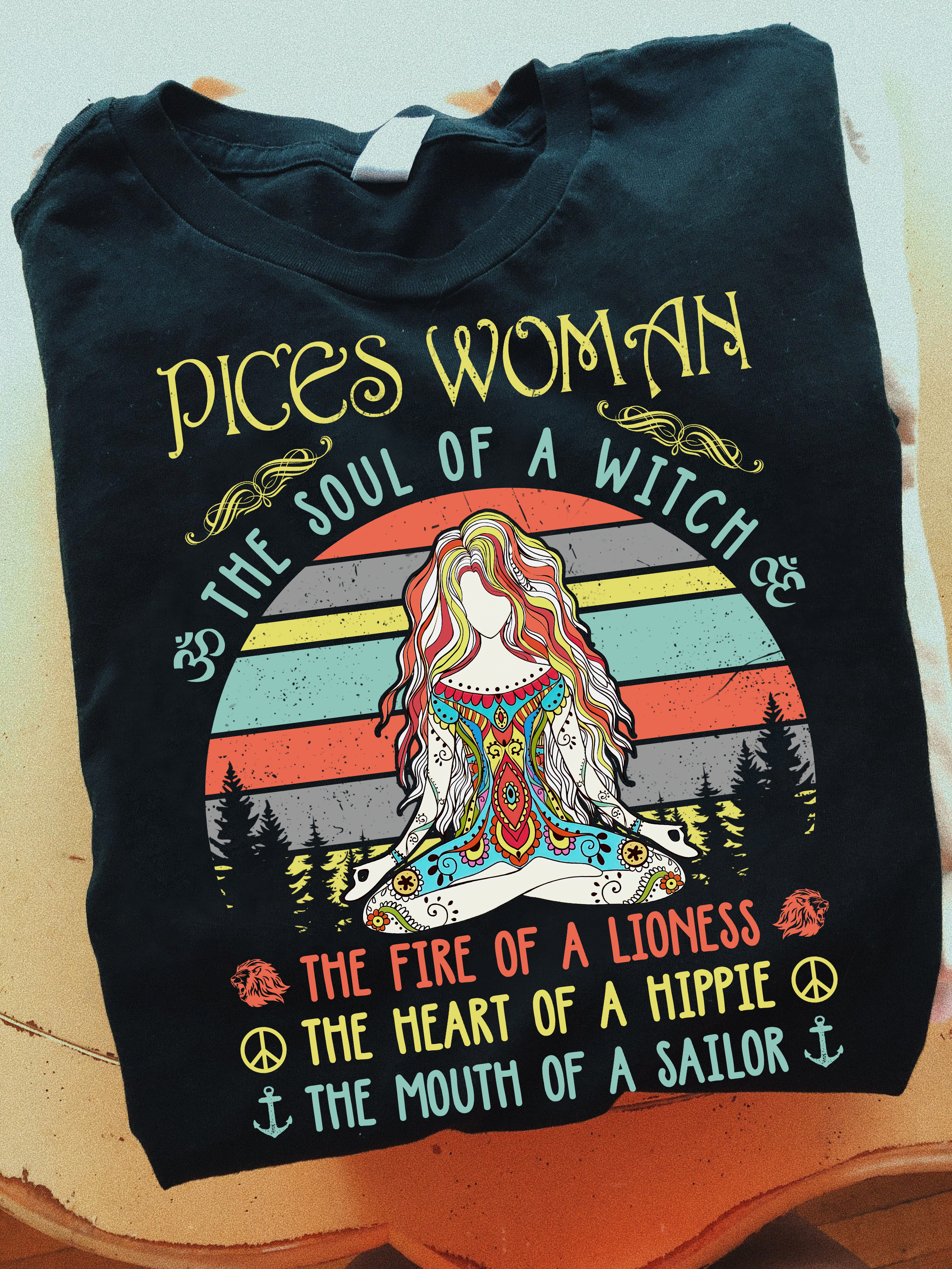 Retro Vintage Pisces Woman The Soul Of A Witch Gift Standard/Premium T-Shirt Hoodie