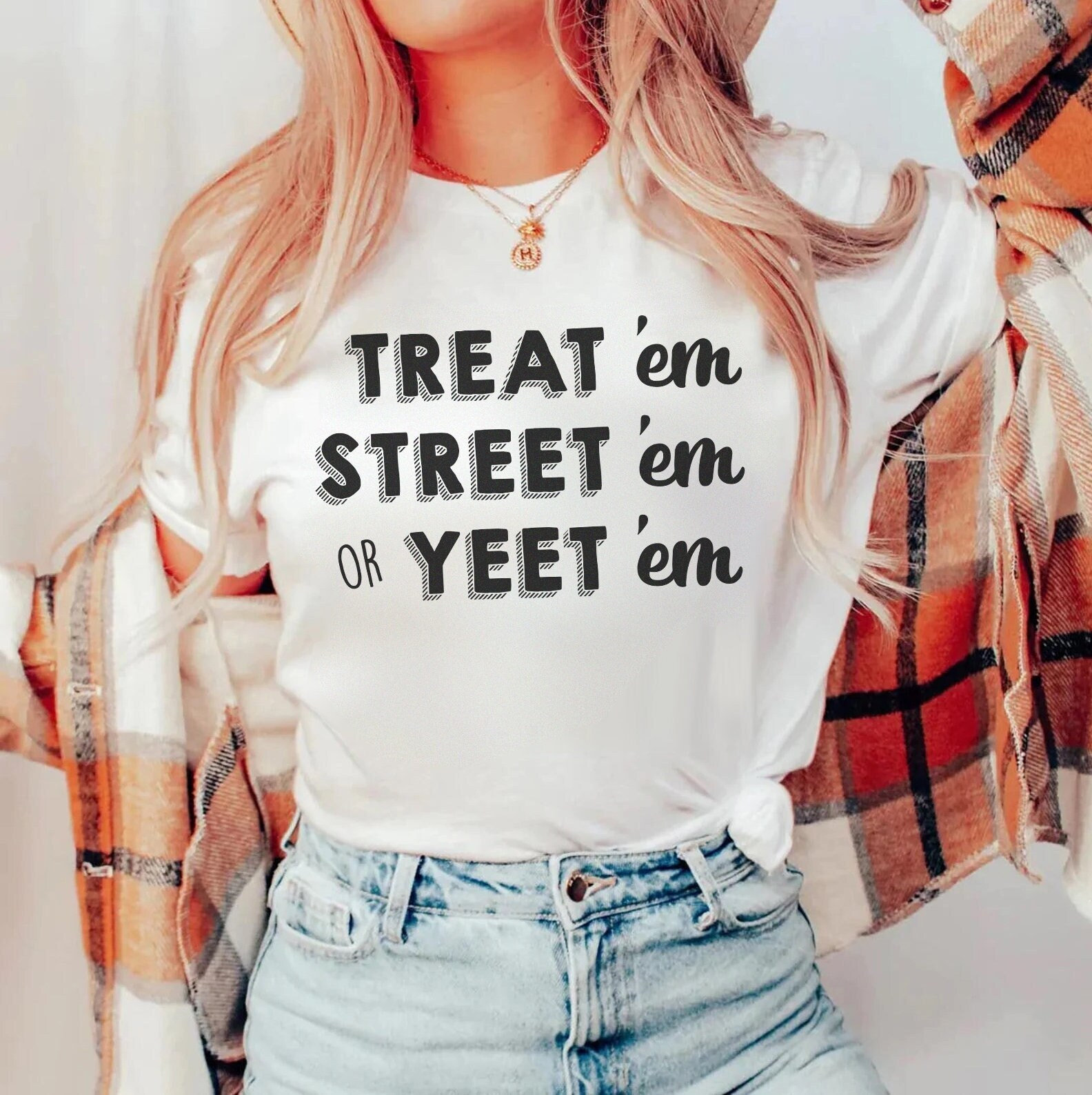 Treat Street Yeet ‘Em – Funny ER Nurse T-Shirt, Emergency room Rn Lpn Tshirt, ED Nurse Shirt tee Gift, Er Tech Doctor