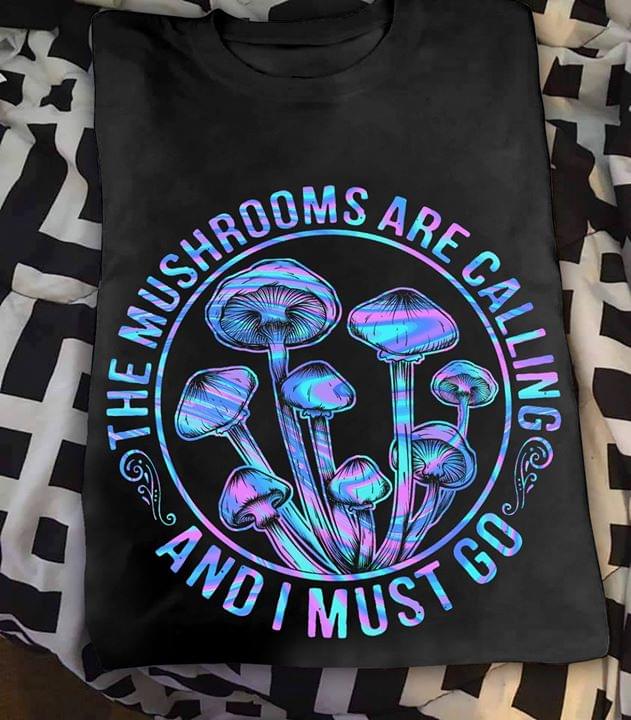 The Mushrooms Are Calling And I Must Go Holographic Style Standard Men T-shirt