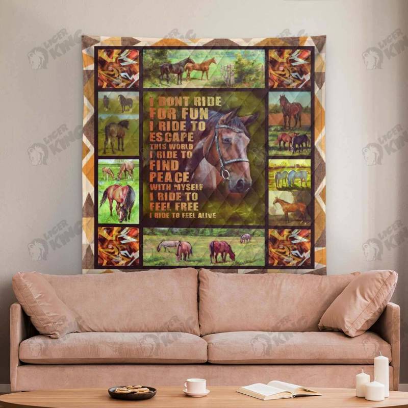 Animal Quilt Horse Blanket 1273 L