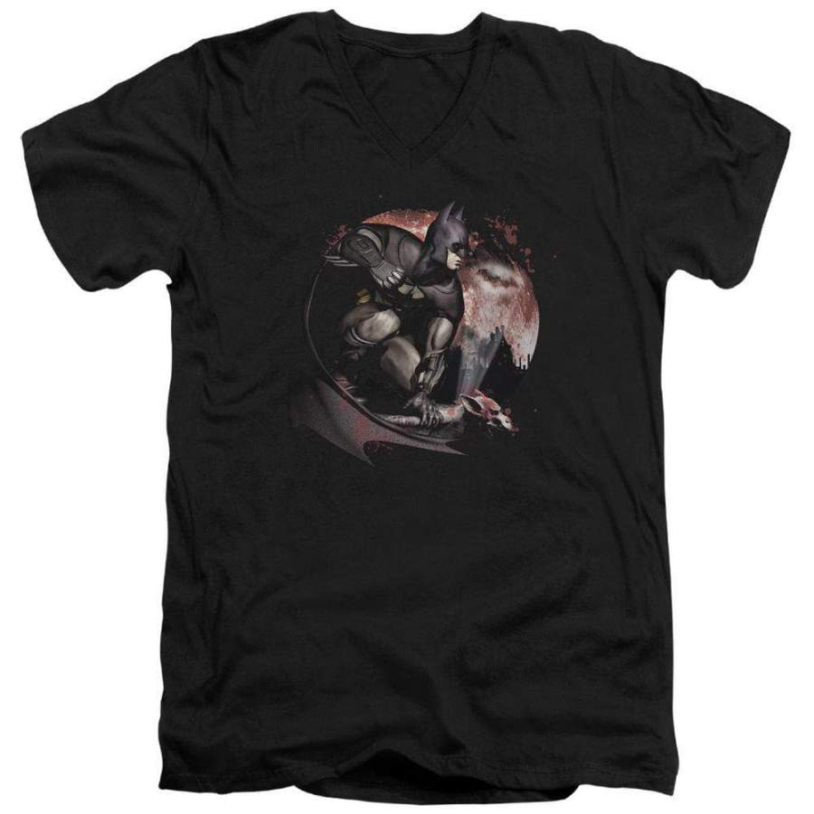 Batman – Arkham Blood Moon Men’s V-Neck T-Shirt