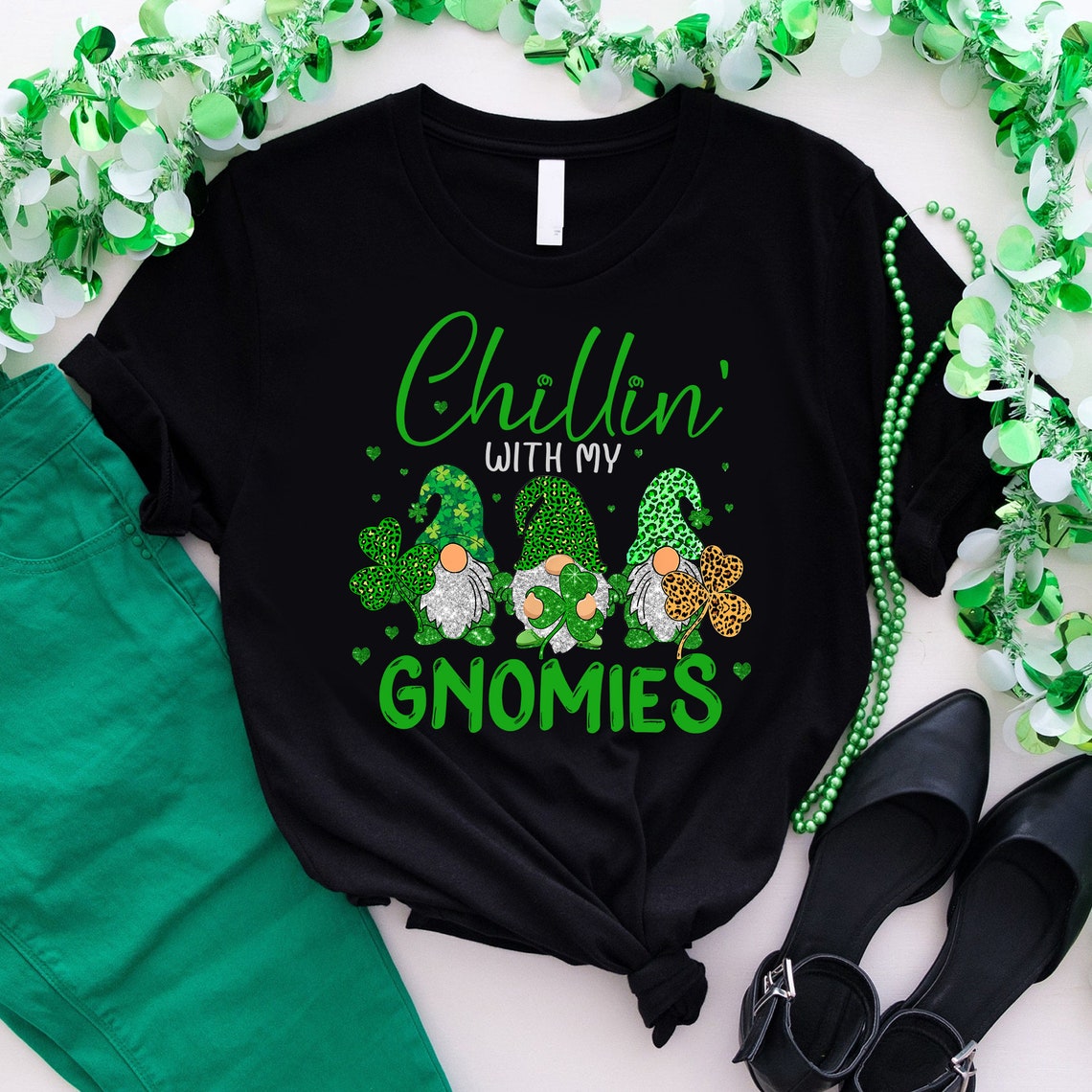 Chillin With My Gnomies Three Gnomes Holding Shamrock Leopard Plaid St Patrick’S Day T-Shirt Matching St Patrick’S Day Gnome Lucky Shirt