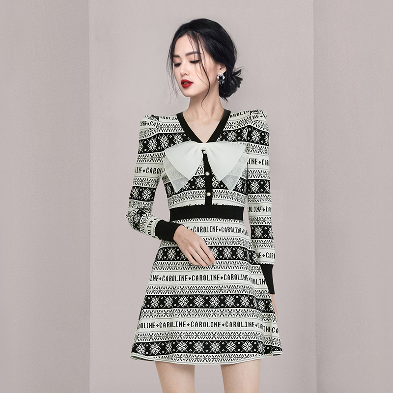 2022 Autumn New Vintage Mini Sweater Dresses For Women Casual Long Sleeved V-Neck Knitted Woman Dress French Female alx