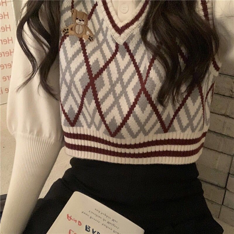 Autumn New Sweater Vest Women Sweet Cartoon Embroidery V-neck Gentle Leisure Streetwear Ladies Ulzzang All-match Chic Crop Tops alx