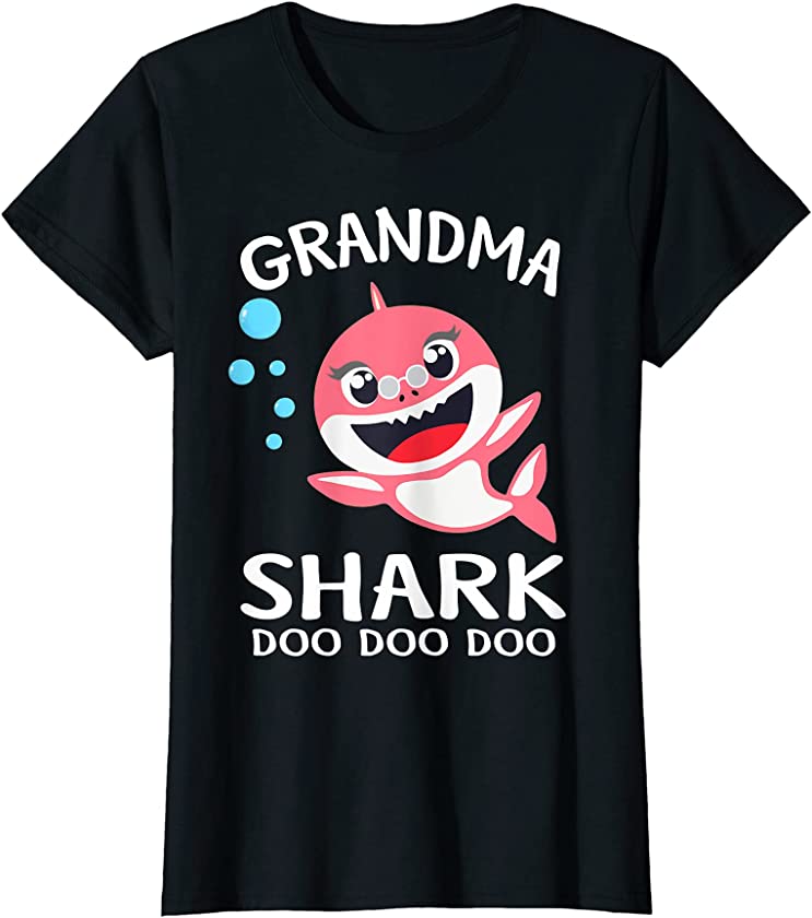 Womens Grandma Shark Shirt, Funny Mother’s Day Gift T-Shirt