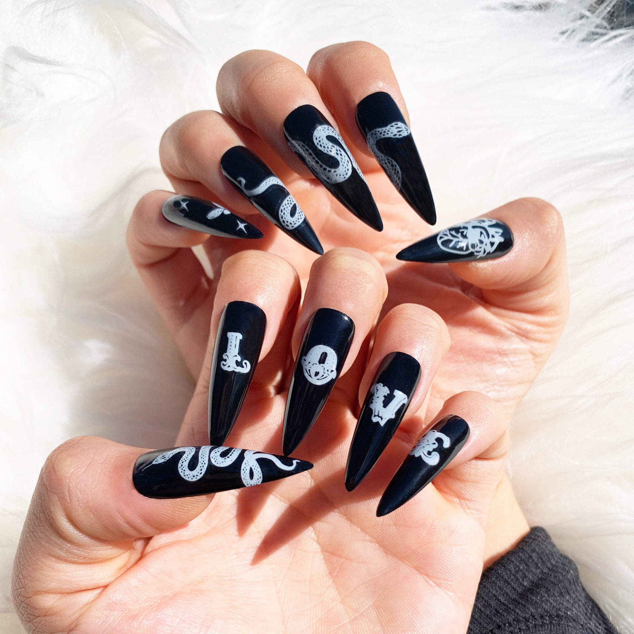 Snake Love Press On Nails | Black | Heart | Custom Made | Fake nails | False nails | DIY Nails | Glue on Nails | Reusable | HotpressNailco