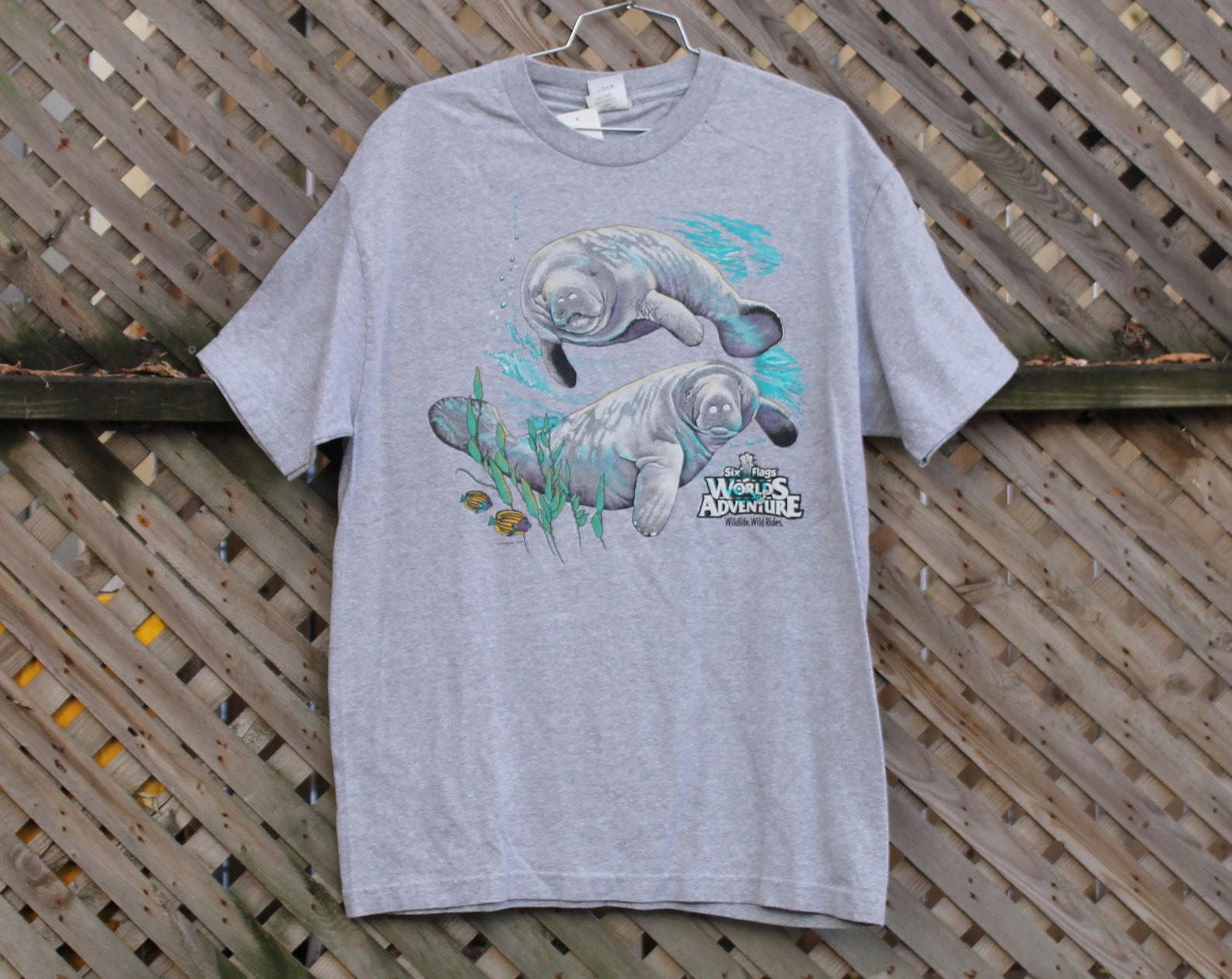 Vintage T Shirt  Manatee Graphic  Six Flags Theme Park  Underwater  Sea Animal  80S  90S  Streetwear Fashion