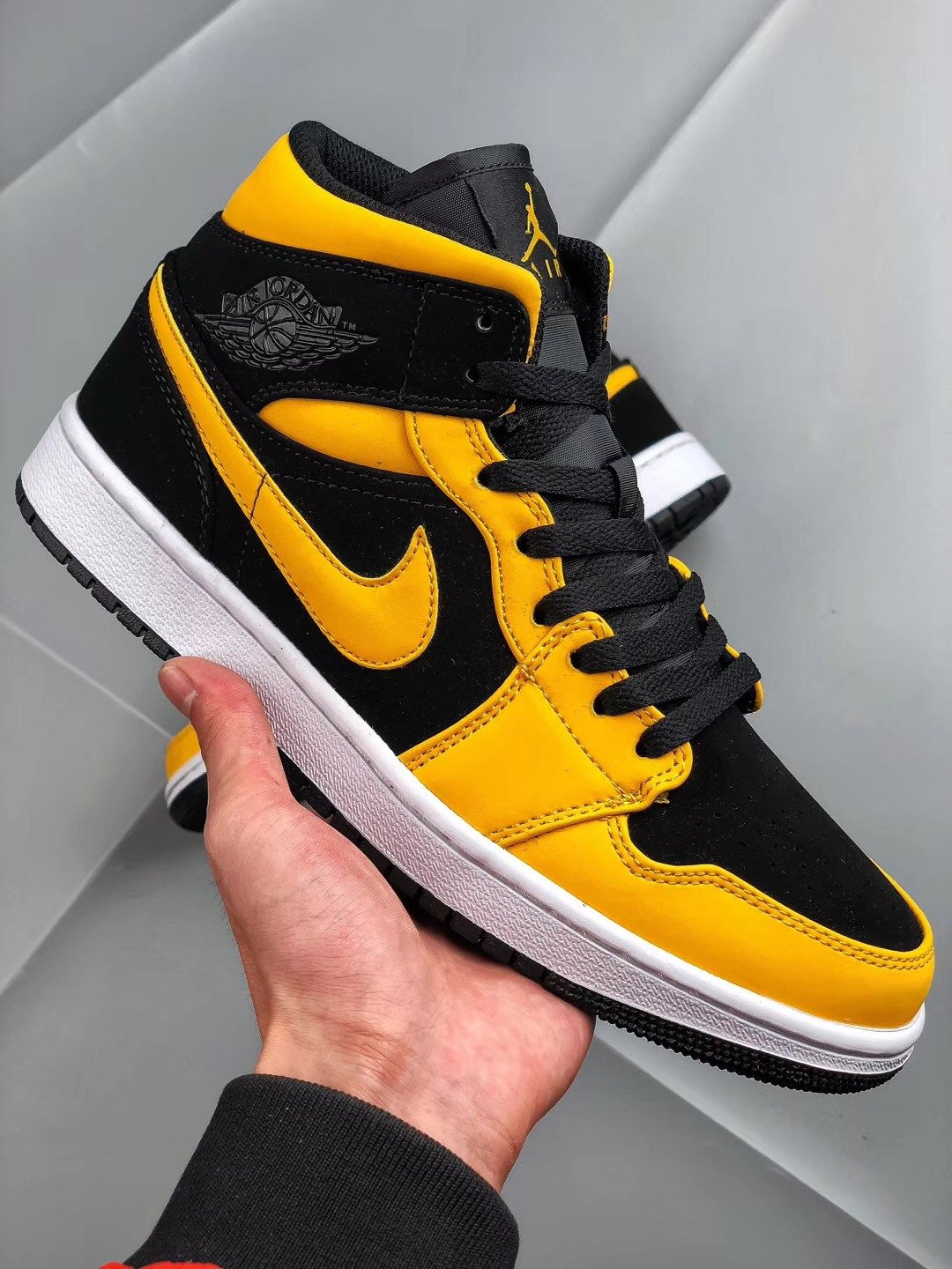 JD 1 Mid Reverse New Love Black Yellow 601012