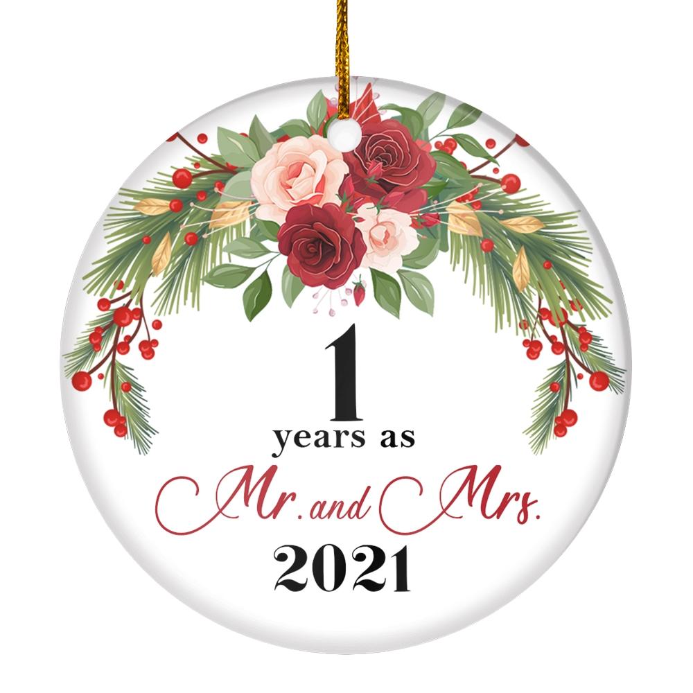 1ST WEDDING ANNIVERSARY 1 YEAR AS MR & MRS 2021 CHRISTMAS ORNAMENTS GIFTS FOR COUPLES HUSBAND WIFE HOLIDAY DECORATION CHRISTMAS TREE ORNAMENT