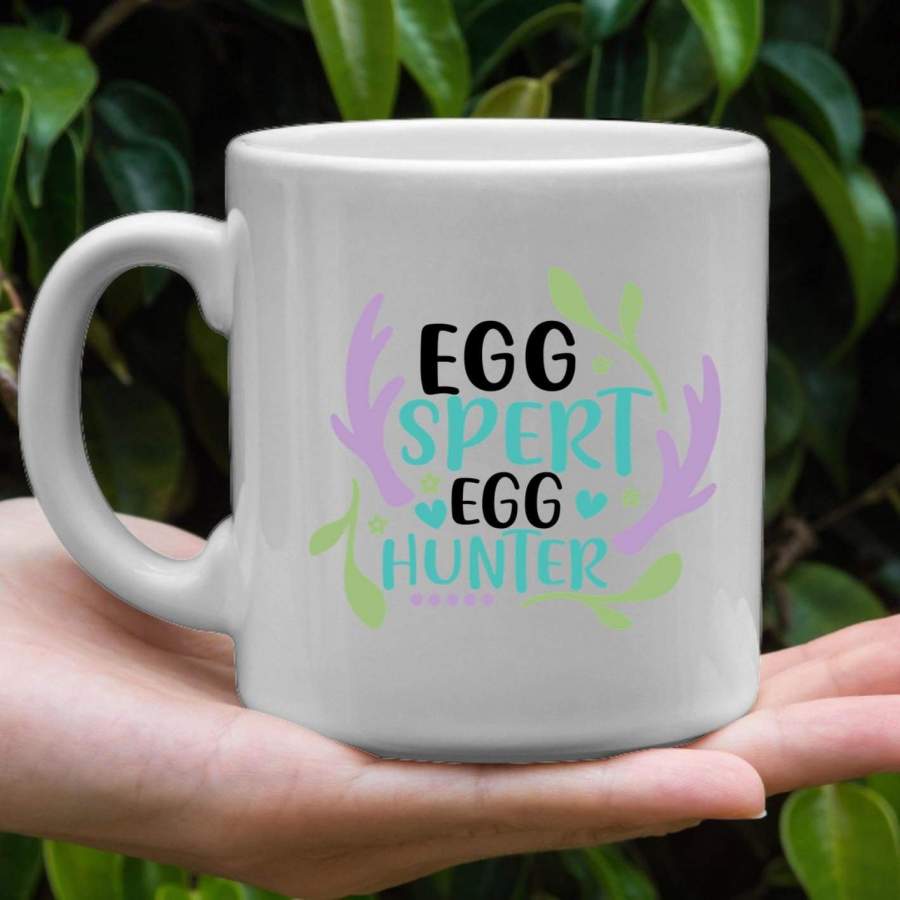 Eggspert egg hunter coffee mug