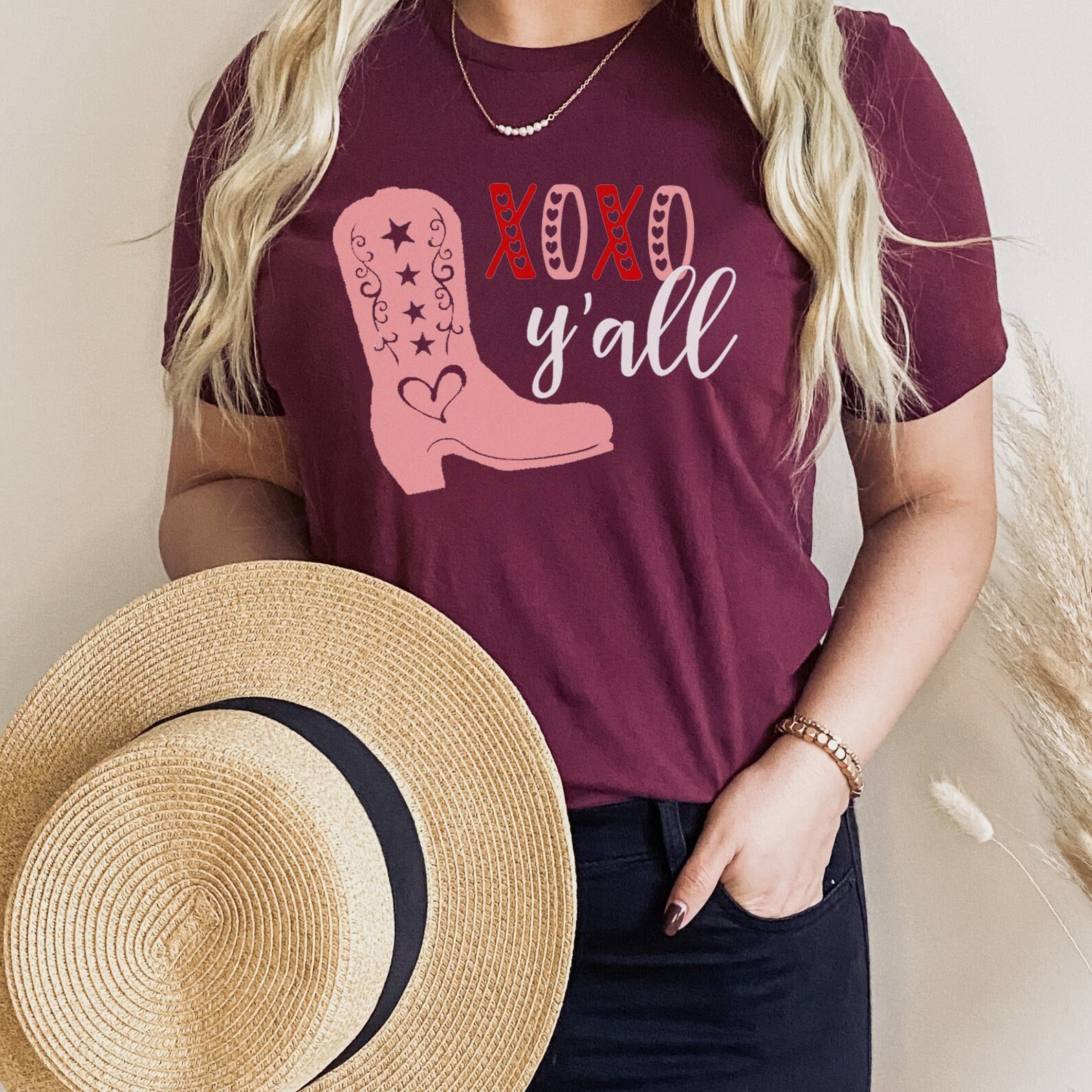 XOXO Y’all T-shirt, Cute Valentine’s Day Shirt, Cowgirl shirt, Texas Valentines Tee, Valentines Day Shirt, Women’s Valentines day Shirt