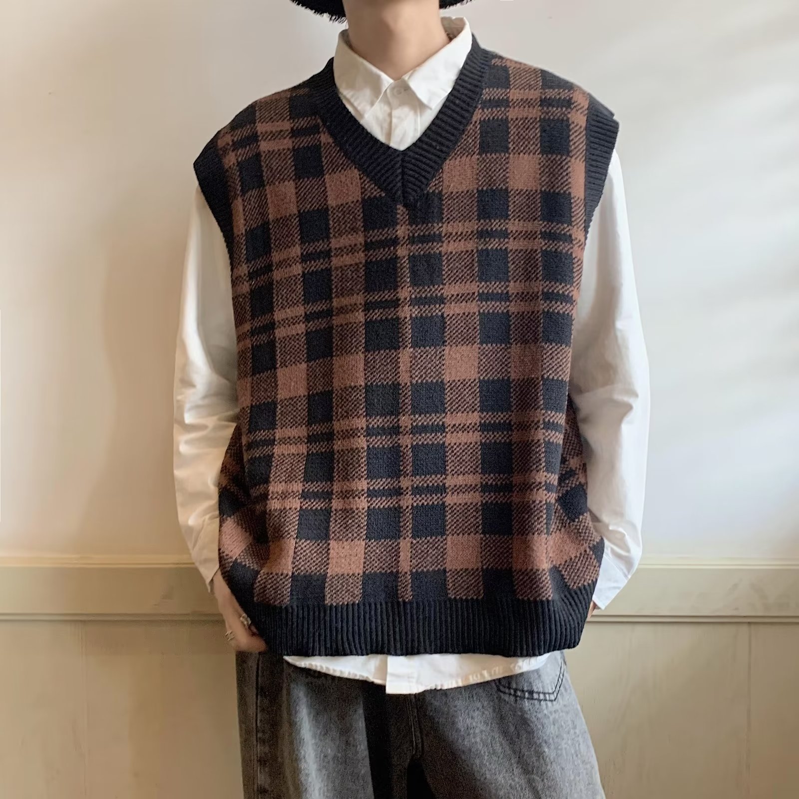 Sweater Vest Men Streetwear Designer Plaid All-match Casual Handsome Knitting Japanese Stylish Retro Baggy Students Unisex Chic alx