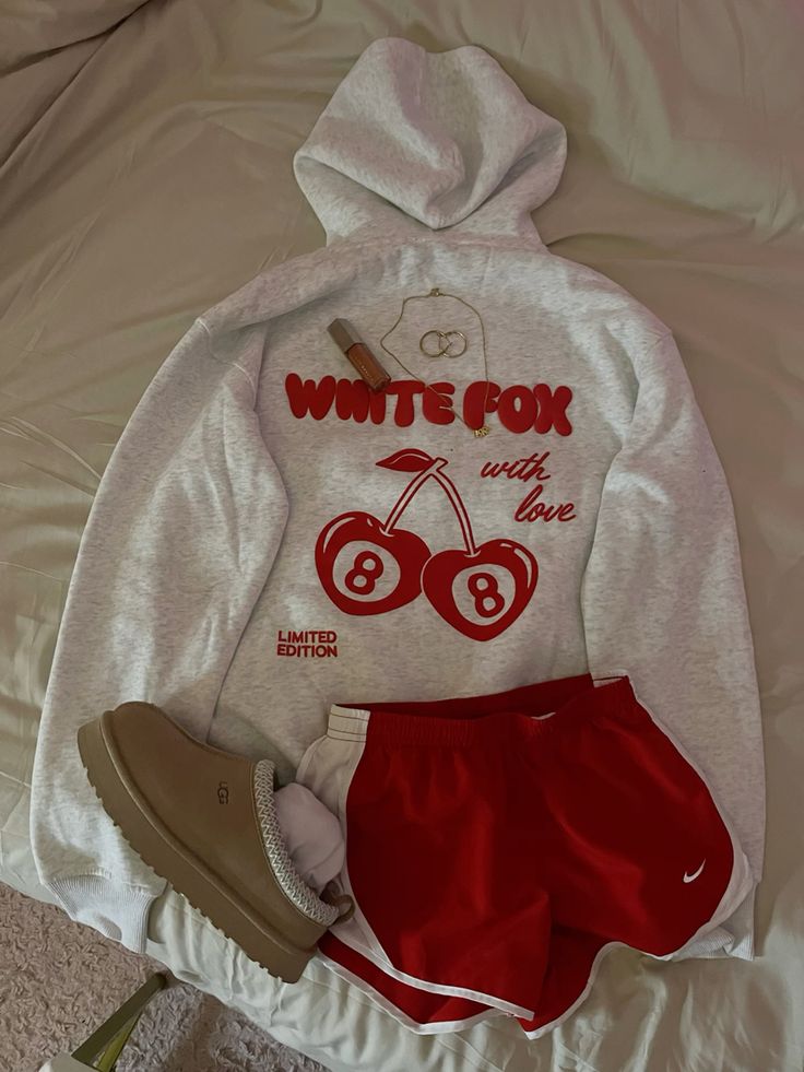 Cute white fox hoodie outfit inspo!!!! Outfit ideas Shirt Outfit Ideas Shirt 90