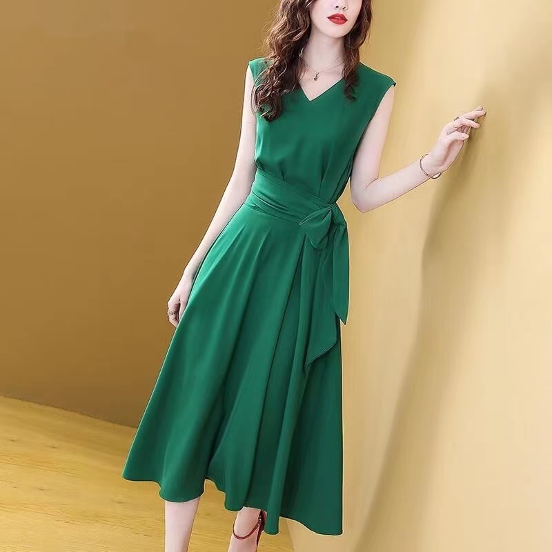 Woman Clothes Green Imitation Silk Dress Summer New French V-neck Sleeveless Bandage Waist Elegant Dress Goddess Fan Maxi Dress alx