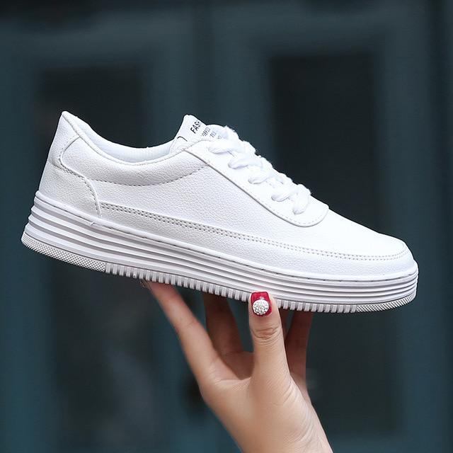 Men Vulcanized Shoes Simple Round Toe Fashion Sneakers